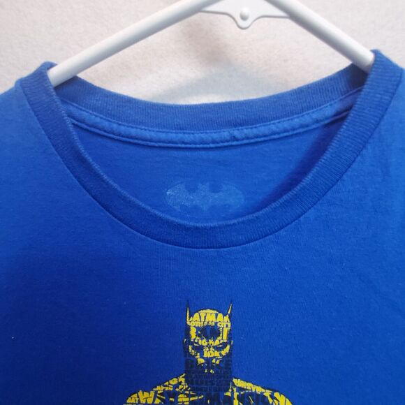 DC Comics Batman Shirt Size Medium Blue‎ Silhouette Mens Graphic Tee Dark Knight - Picture 3 of 7